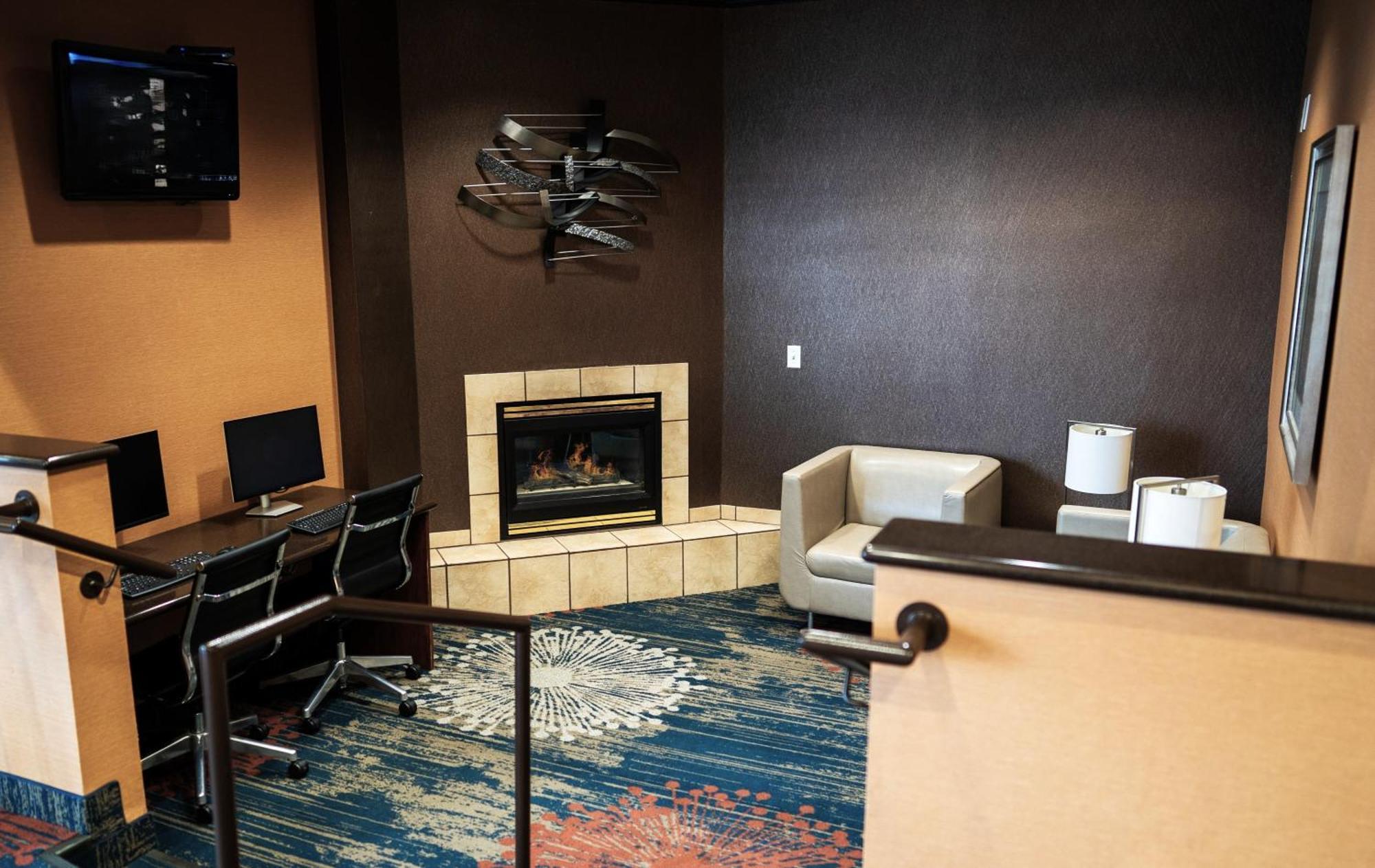 Crystal Inn Hotel & Suites - Midvalley Murray Extérieur photo