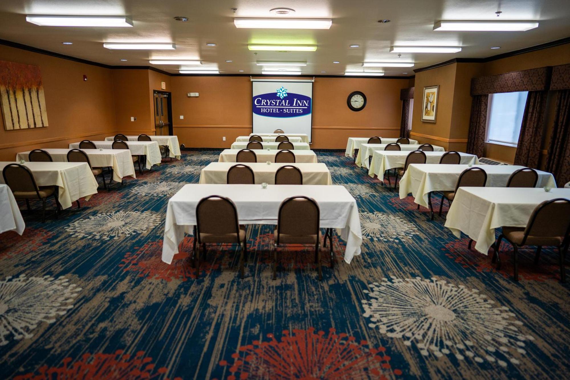 Crystal Inn Hotel & Suites - Midvalley Murray Extérieur photo